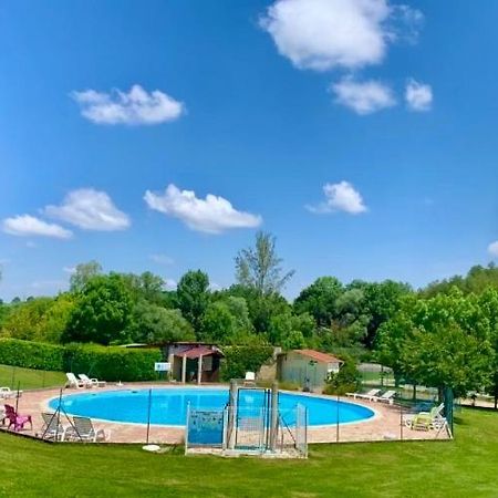 Camping Familial Paisible Avec Piscine, Mobil Home , Chalet, Studio & Emplacement Nue Casties-Labrande Eksteriør billede