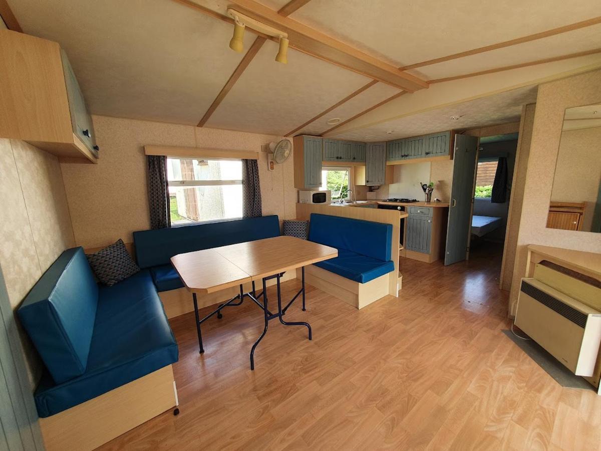 Camping Familial Paisible Avec Piscine, Mobil Home , Chalet, Studio & Emplacement Nue Casties-Labrande Eksteriør billede