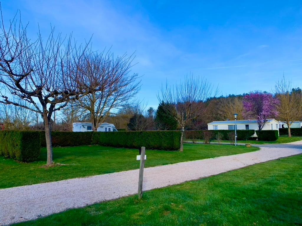 Camping Familial Paisible Avec Piscine, Mobil Home , Chalet, Studio & Emplacement Nue Casties-Labrande Eksteriør billede
