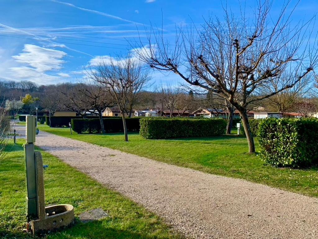 Camping Familial Paisible Avec Piscine, Mobil Home , Chalet, Studio & Emplacement Nue Casties-Labrande Eksteriør billede