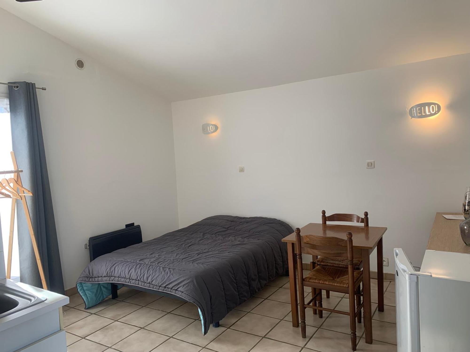 Camping Familial Paisible Avec Piscine, Mobil Home , Chalet, Studio & Emplacement Nue Casties-Labrande Eksteriør billede