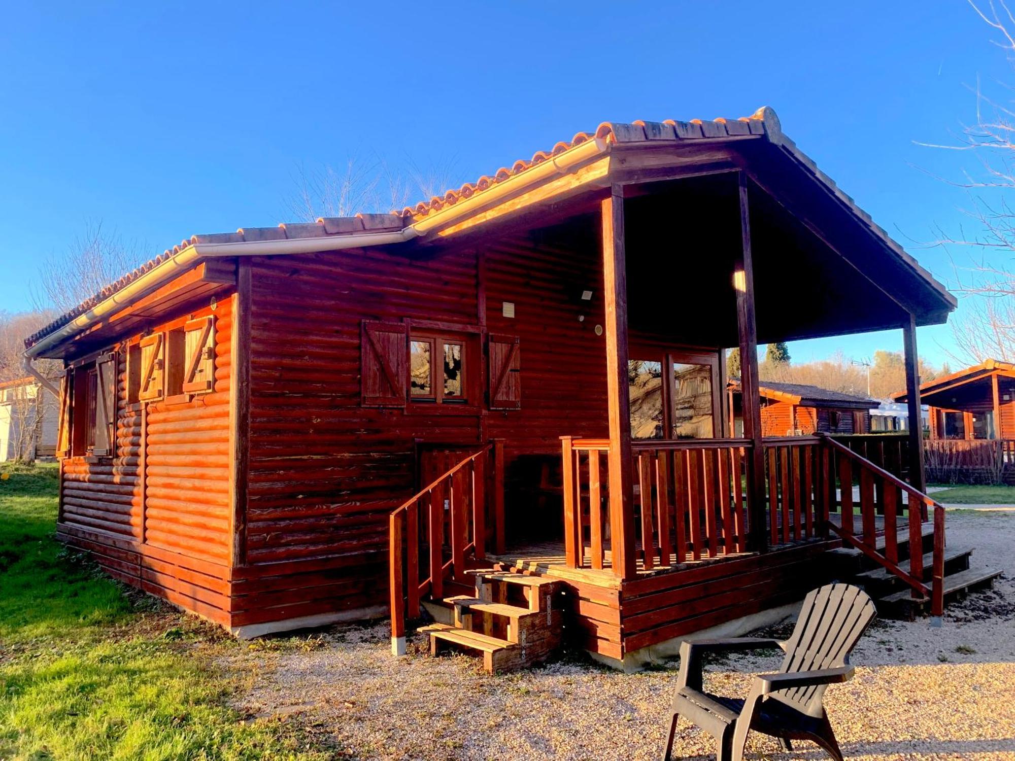 Camping Familial Paisible Avec Piscine, Mobil Home , Chalet, Studio & Emplacement Nue Casties-Labrande Eksteriør billede