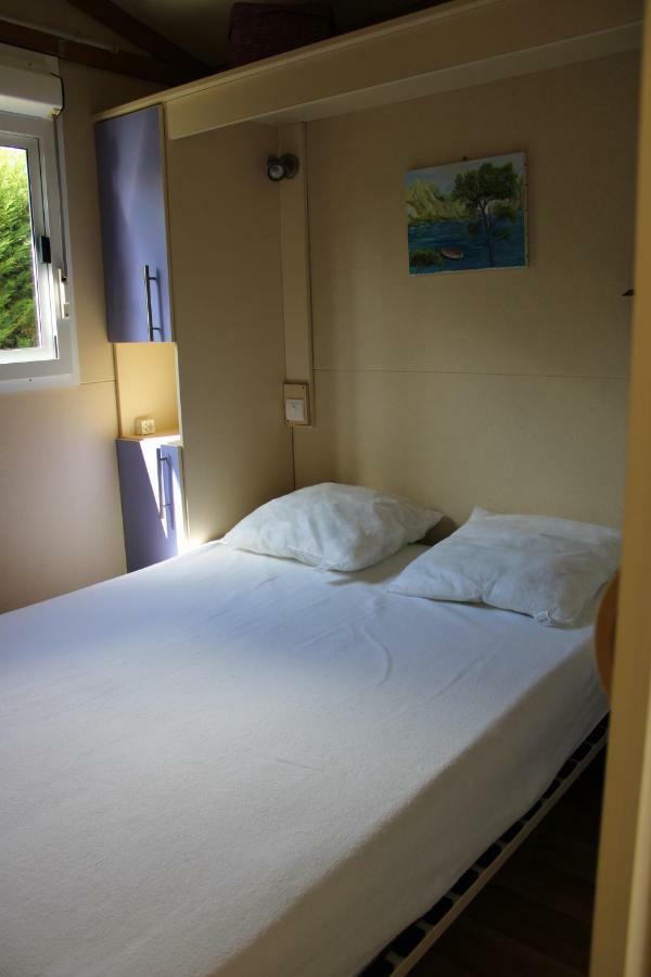 Camping Familial Paisible Avec Piscine, Mobil Home , Chalet, Studio & Emplacement Nue Casties-Labrande Eksteriør billede