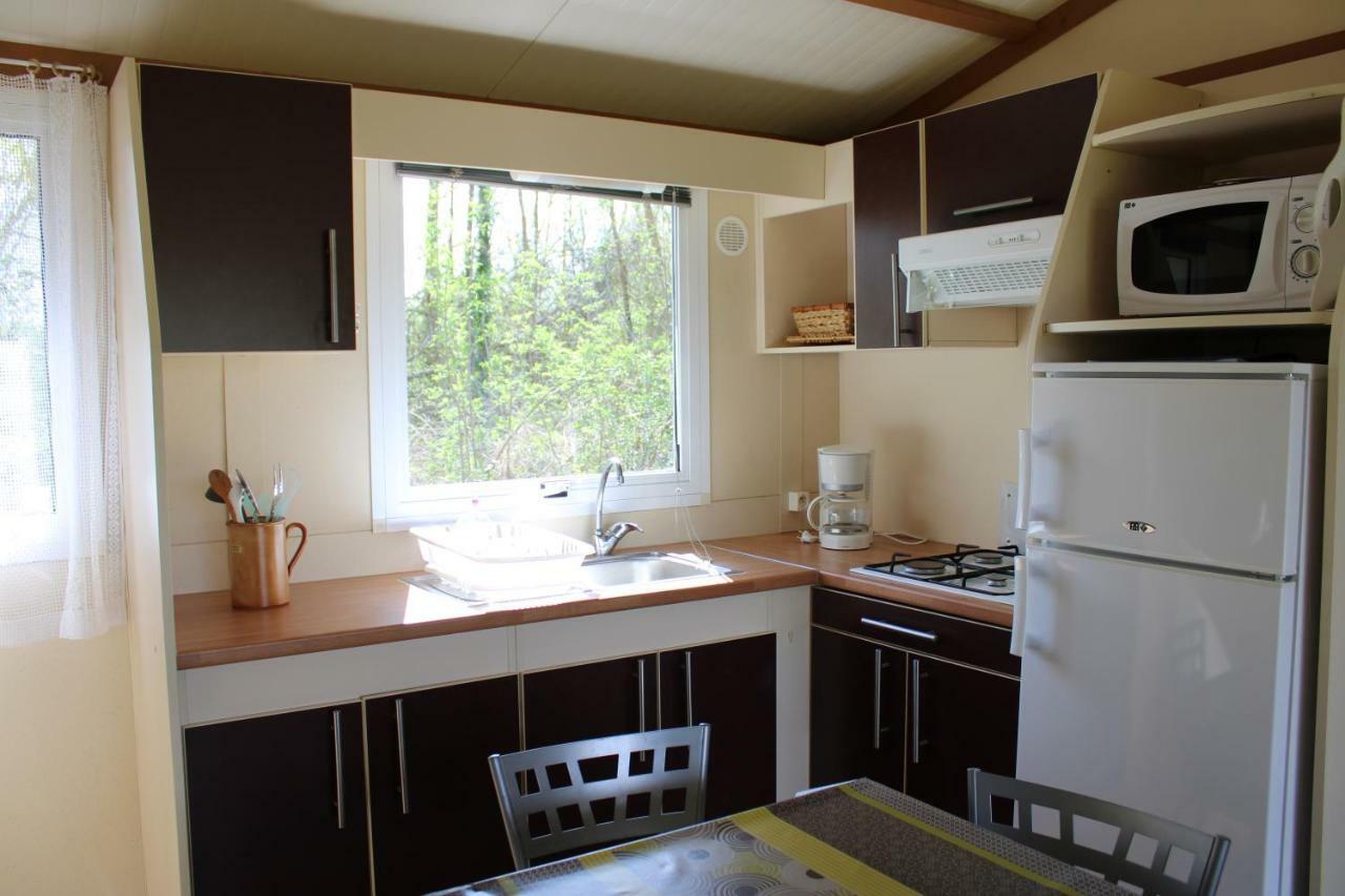 Camping Familial Paisible Avec Piscine, Mobil Home , Chalet, Studio & Emplacement Nue Casties-Labrande Eksteriør billede
