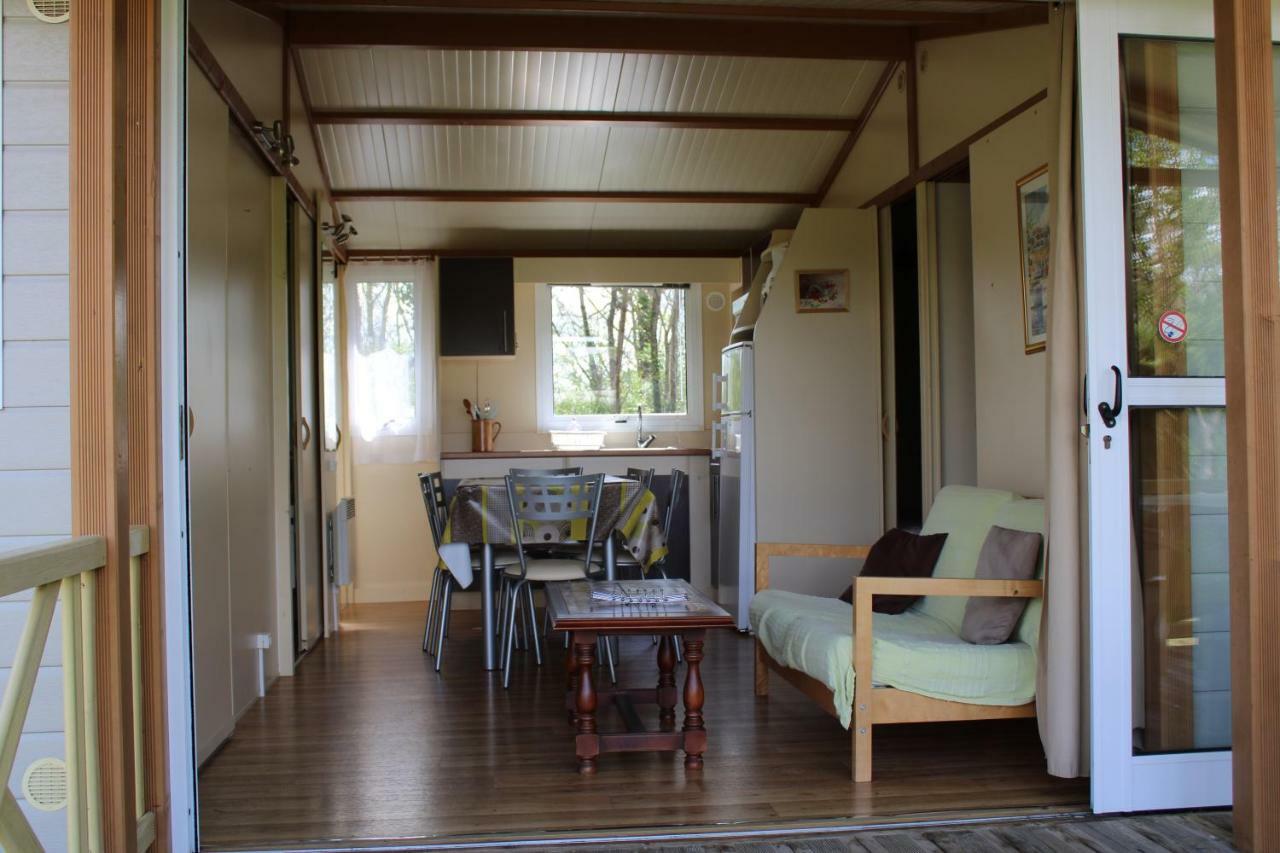 Camping Familial Paisible Avec Piscine, Mobil Home , Chalet, Studio & Emplacement Nue Casties-Labrande Eksteriør billede