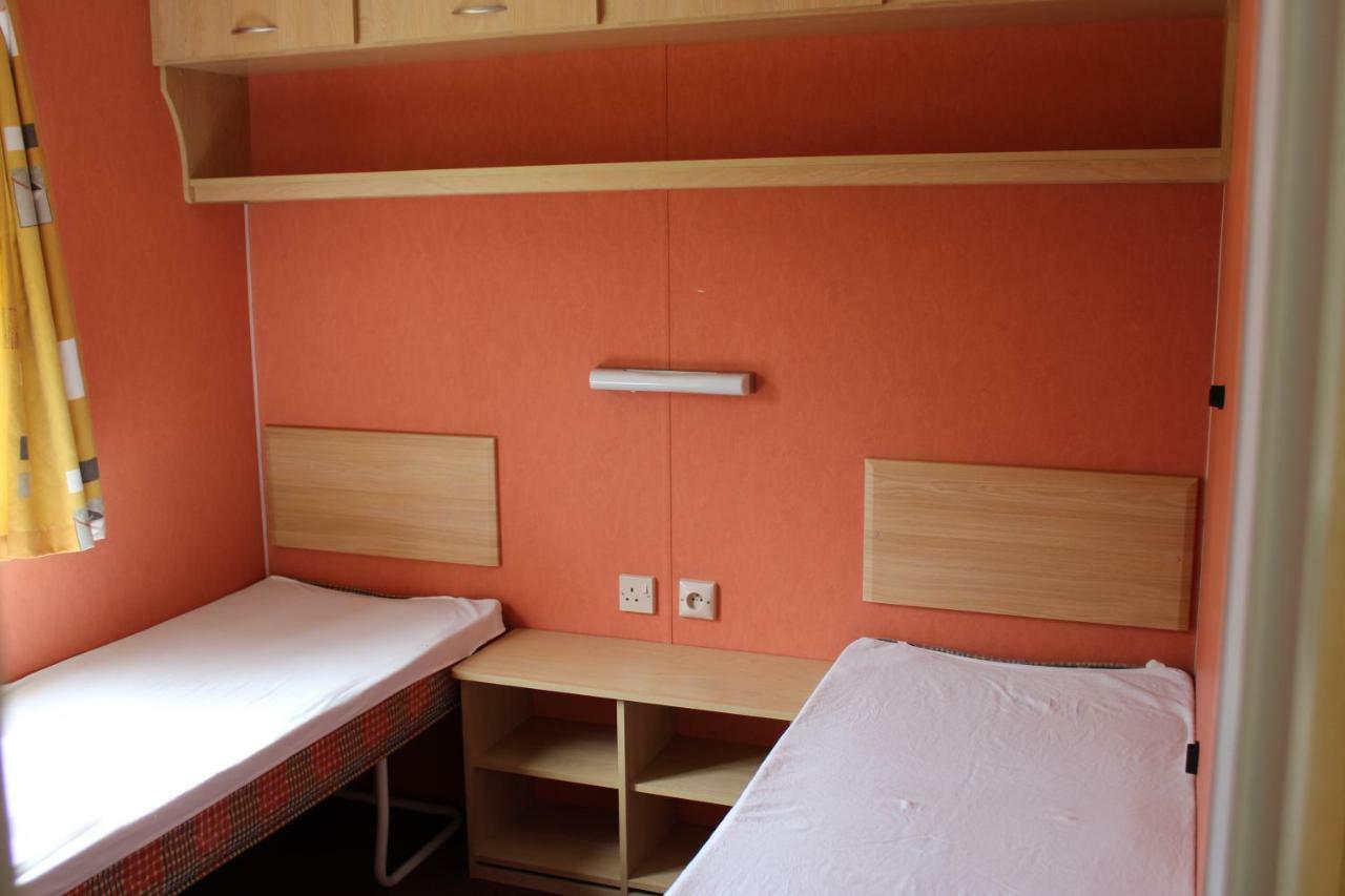 Camping Familial Paisible Avec Piscine, Mobil Home , Chalet, Studio & Emplacement Nue Casties-Labrande Eksteriør billede